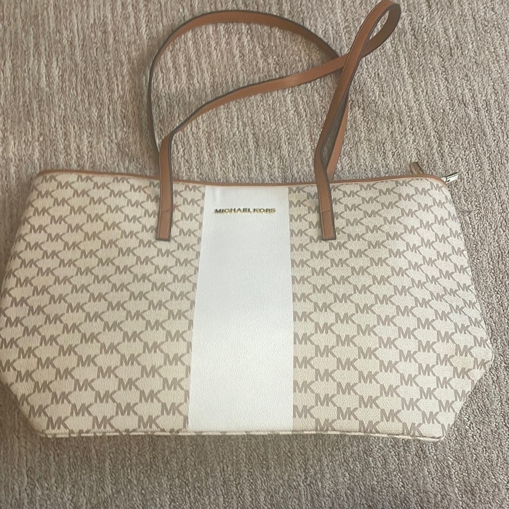 never used before micheal kors purse